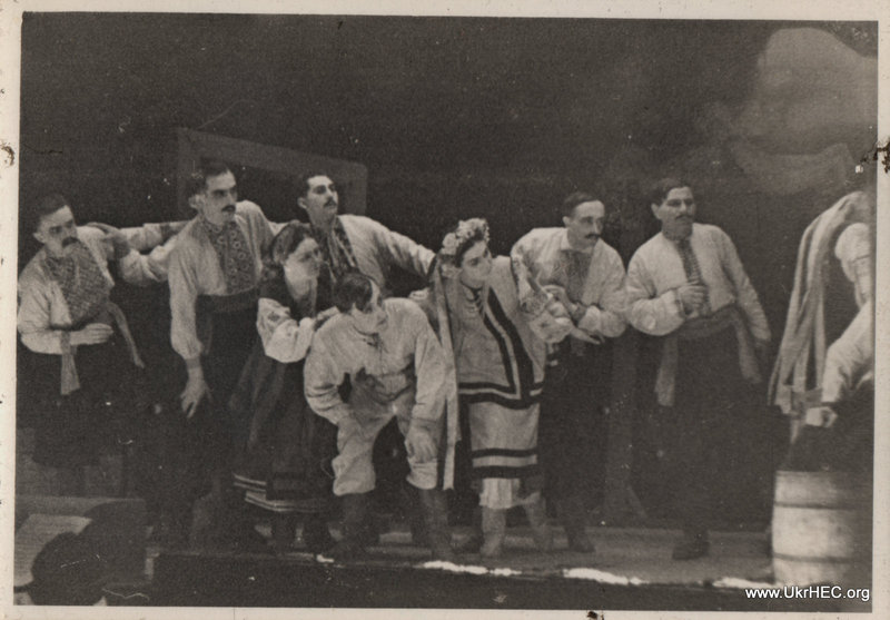 Production of "Oi ne khody Hryts'iu" by the Zahrava theater company