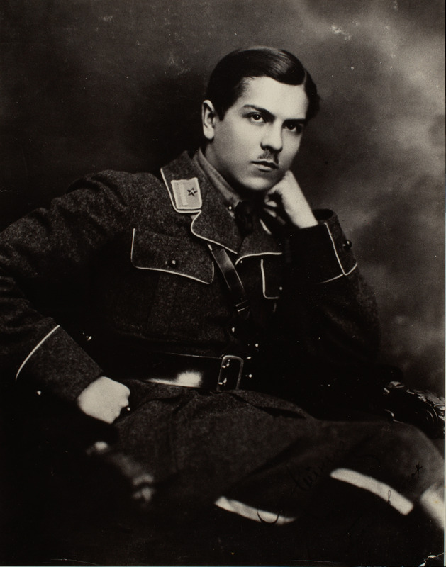 Undated photograph, late 1910s or early 1920s